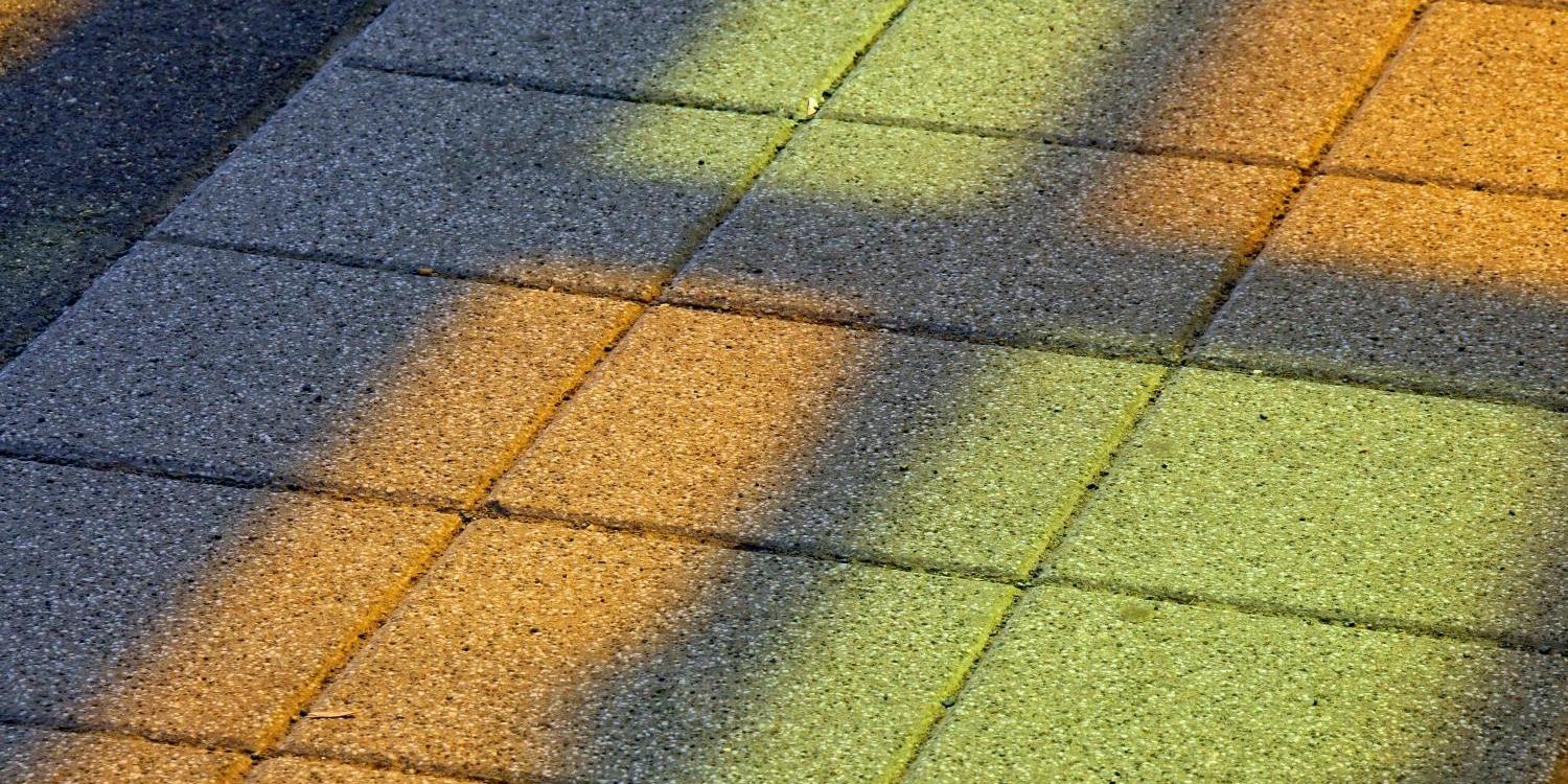 Kreuzschatten farbig