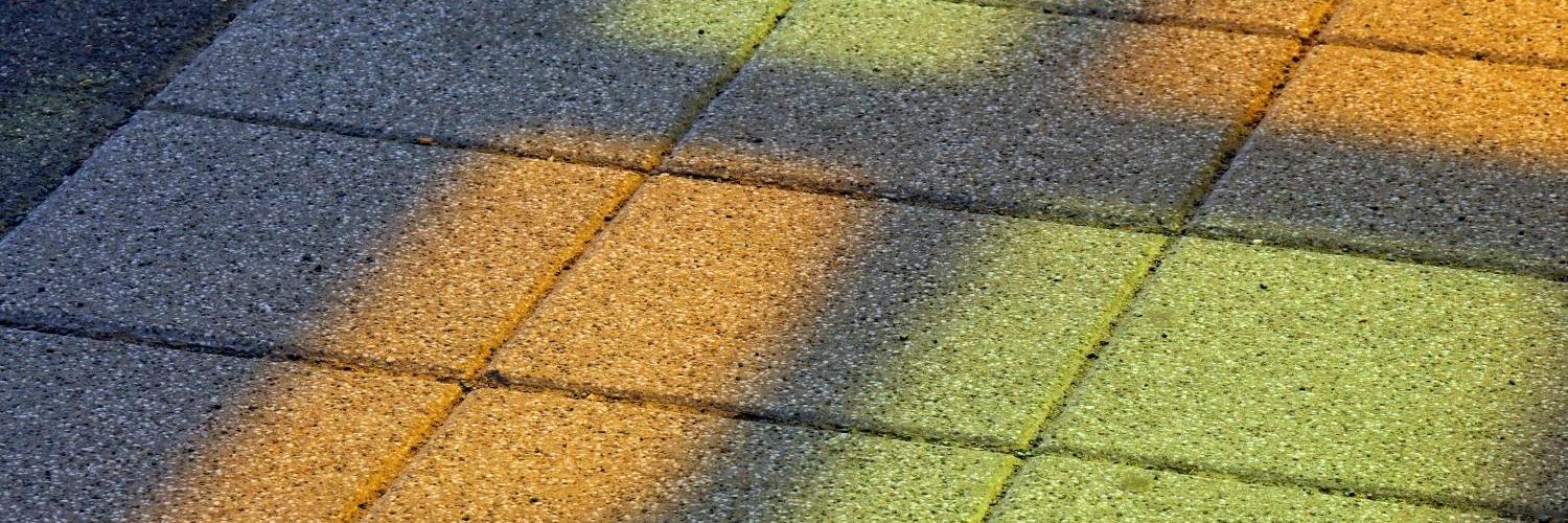 Kreuzschatten farbig