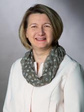 Verwaltungsleiterin Zsuzsanna Schmöe Verwaltungsleiterin Zsuzsanna Schmöe