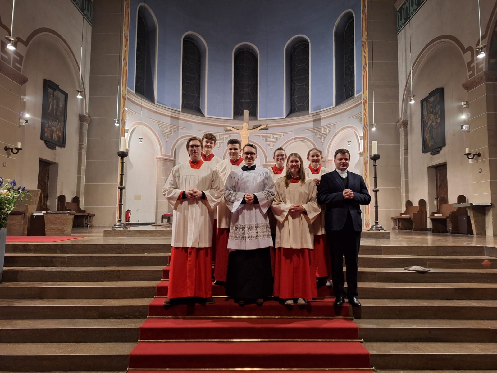 Jakob, Emilio, Alex, Jugendreferent Christopher Frieling, Antonia, Greta, Louisa, Kaplan Johannes Frost