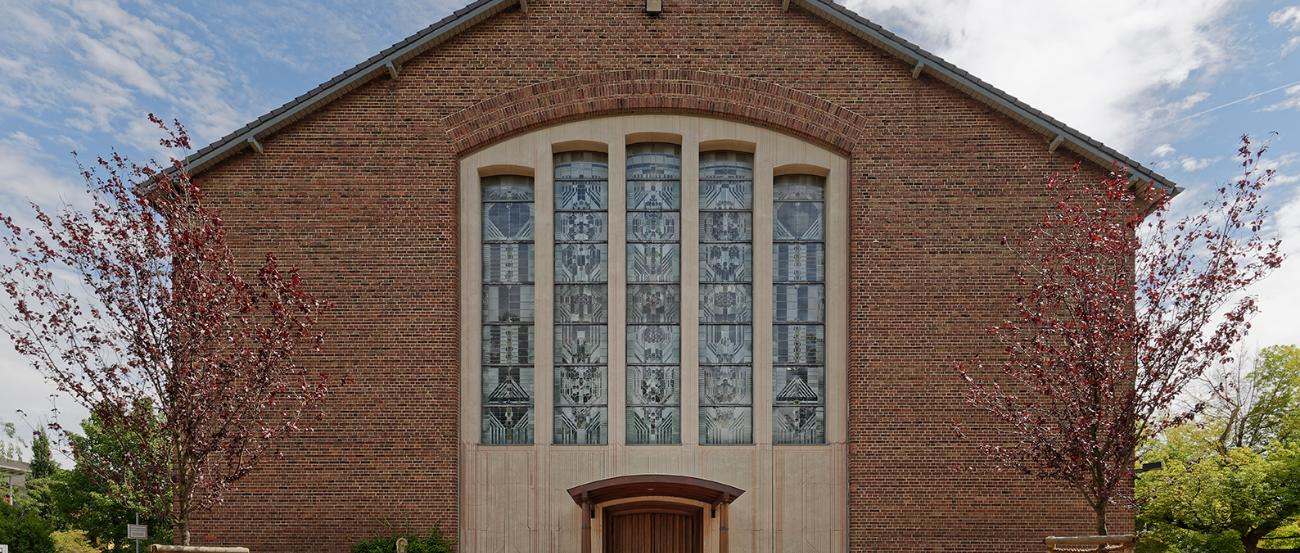 St. Maria, Hilfe der Christen (c) Friedemann Frey Kirchenportal