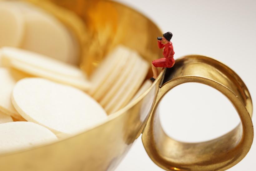 Blick in Hostienschale