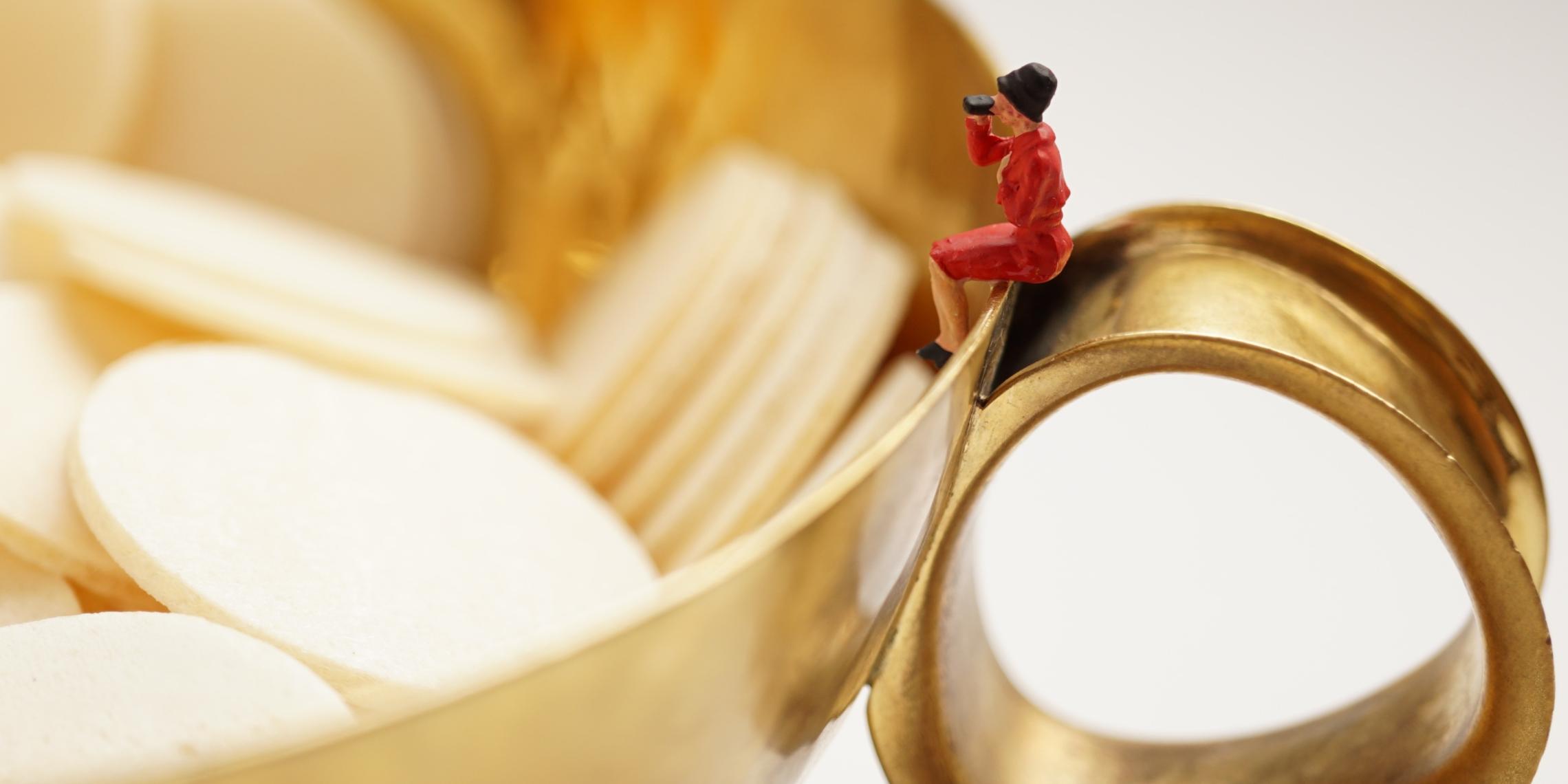 Blick in Hostienschale