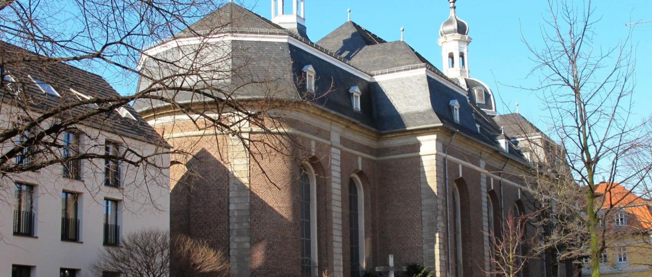 Blick auf die Kirche St. Maximilian