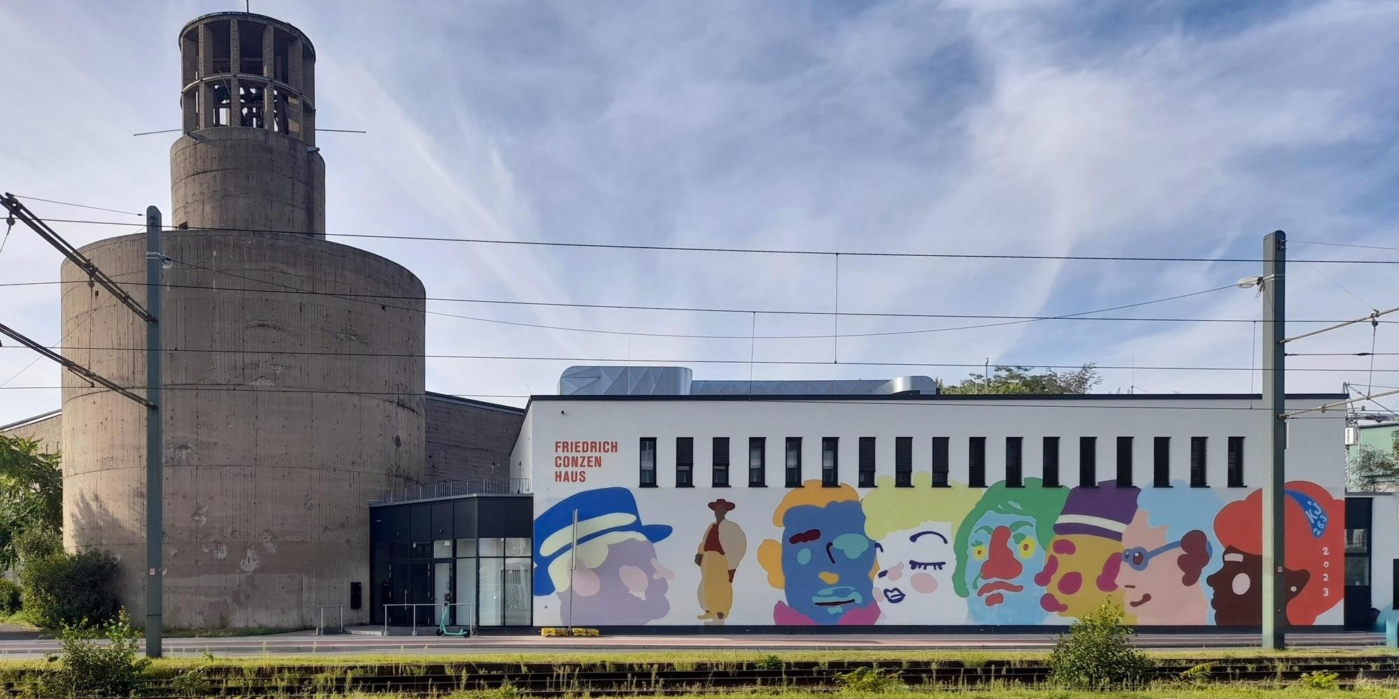 Bunkerkirche mit neuem Gemeindezentrum