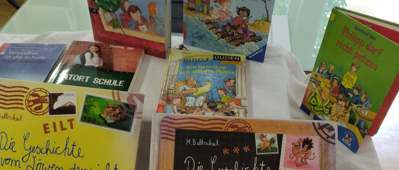 Bücher zum Schulbeginn (c) Gudrun Felder Bücher zum Schulbeginn