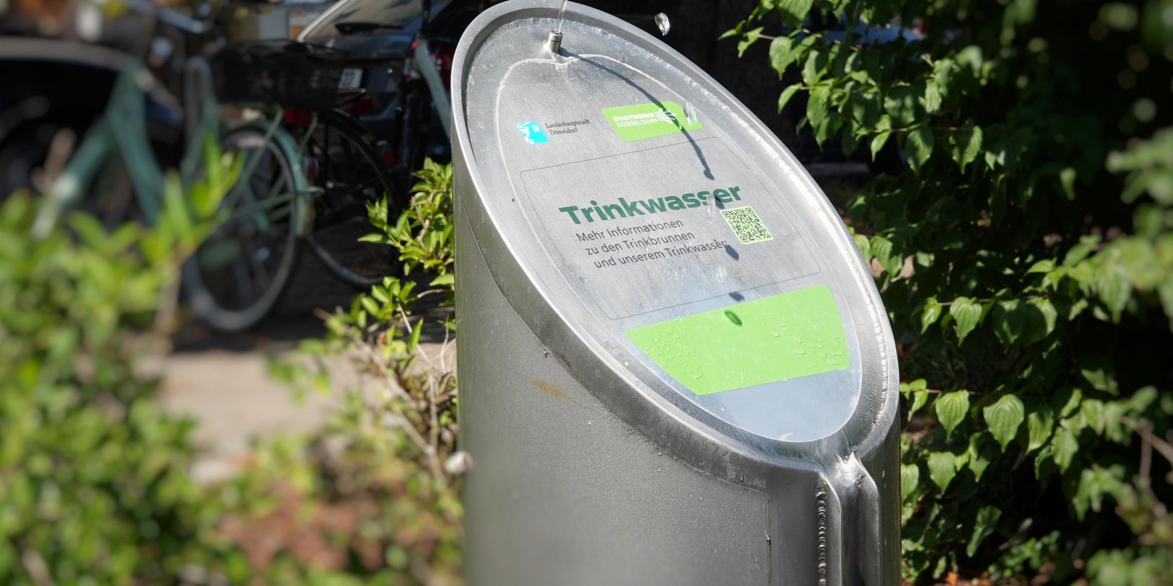 Trinkwasserspender auf dem Barbarossaplatz an der Seite Dominikanerstraße