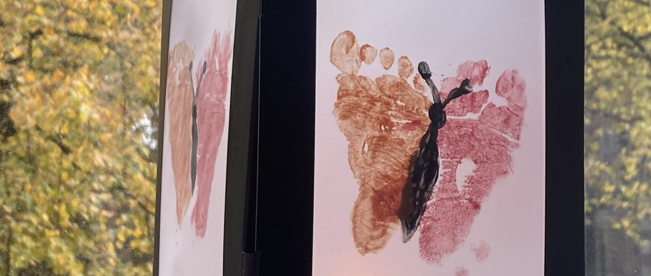 St. Martin (c) Lisa Brentano Laterne mit Babys Fußabdrücken als Schmetterling