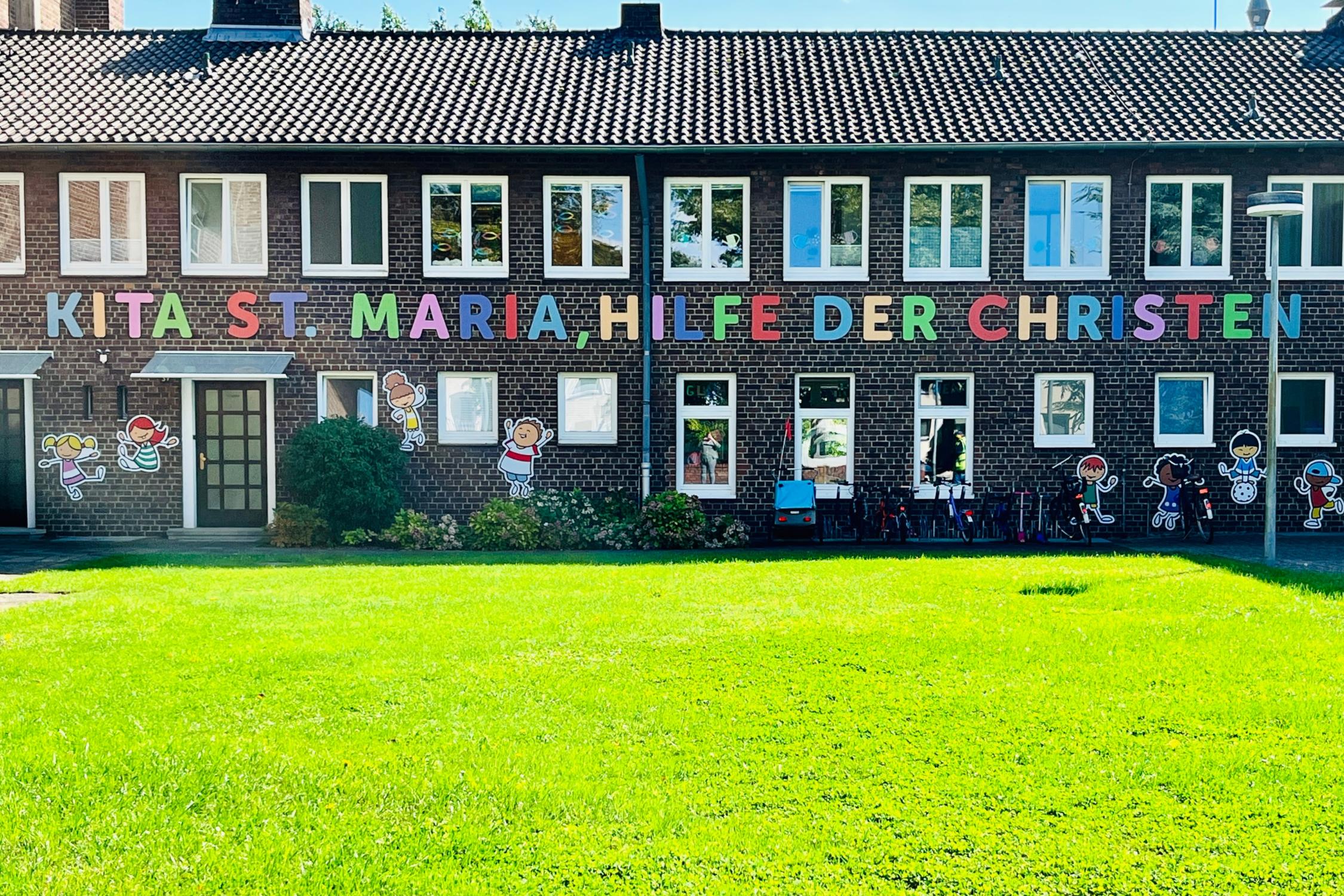 Fassade der Kindertagesstätte St. Maria, Hilfe der Christen in Lörick