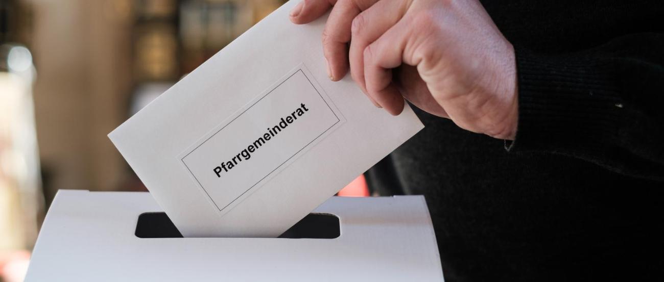 Wahlurne (c) Markus Weinländer | Pfarrbriefservice.de Wahlurne